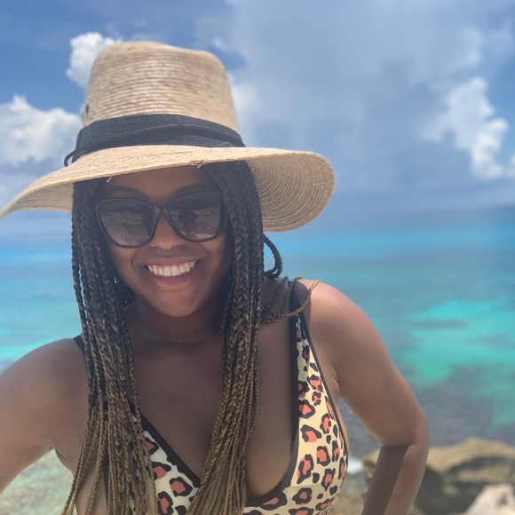 Meet the Posher Other - Meet your Posher, Charise